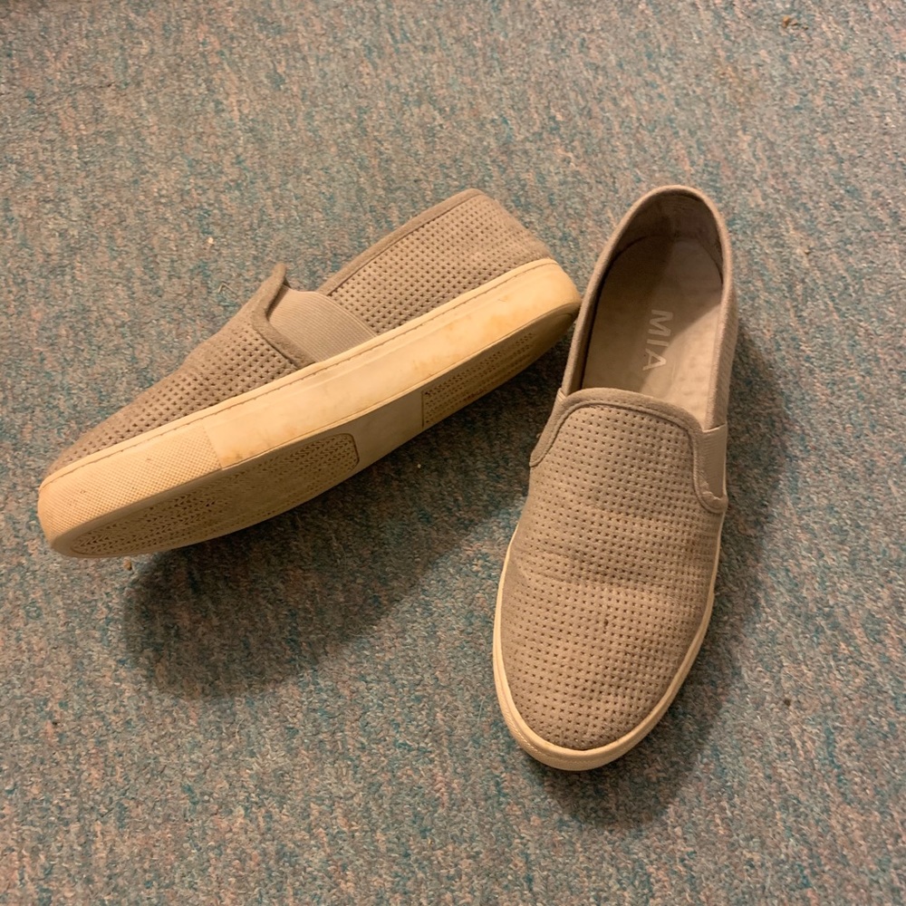 Slip on sneakers